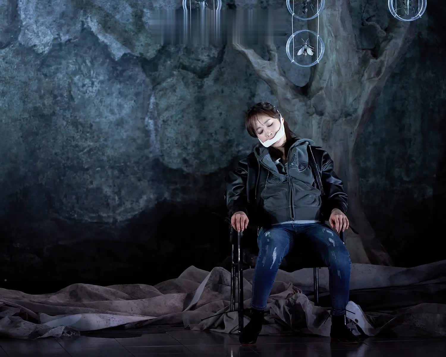 权俞利《THE WASP》 剧照04.jpg